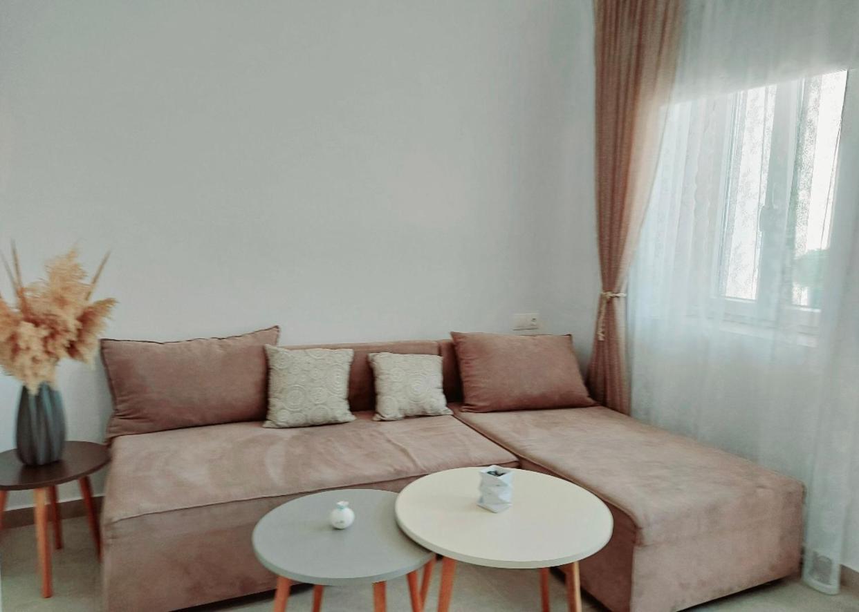 Lor Apparemment In Center Of Adamas Apartment Exterior foto